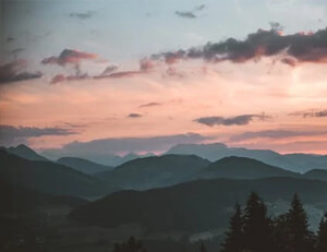 利物浦球迷赛前呼吁团结，一起迎接胜利